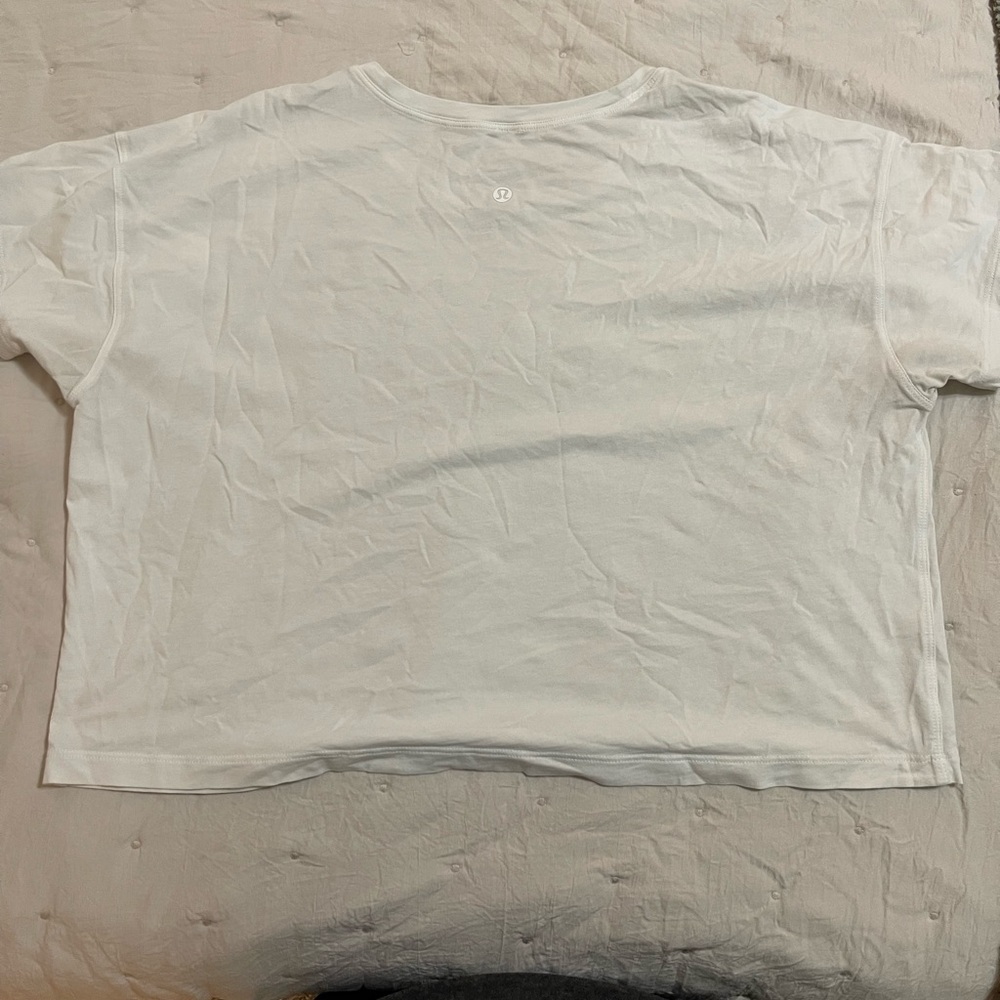 Women’s Cropped White Lululemon Tee
